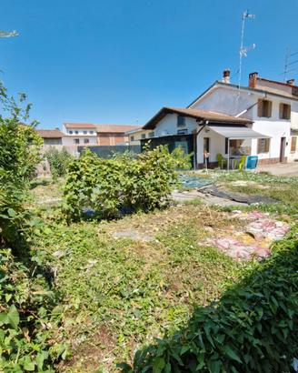 Villetta indipendente con 200mq di giardino