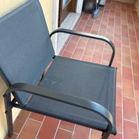 Sedia e tavolo da giardino