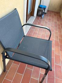 Sedia e tavolo da giardino