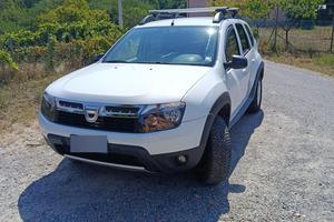 Dacia Duster 2013 1.6 77kw benzina-GPL 4x4  Gancio