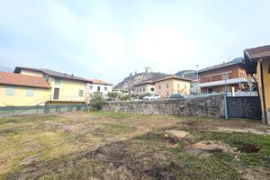 TERRENO USO POSTI AUTO in centro a Lizzana