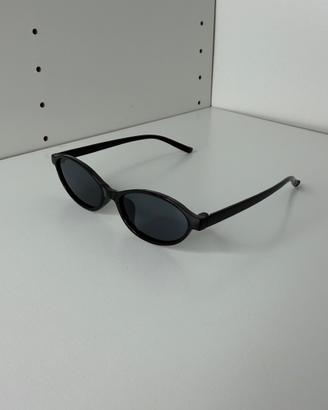 Occhiali da Sole Neri Ovali Y2K Minimal Unisex