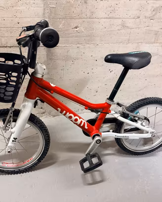 Woom 2 14” bici bambino/a ultraleggera + cestino