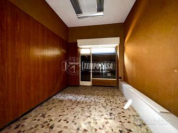 locale commerciale in Via Verazzano