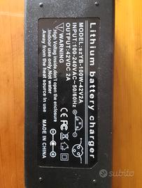 carica batt monopattino 