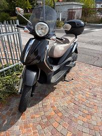 Beverly 300 tourer