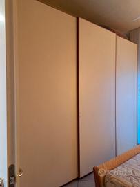 armadio tre ante scorrevoli