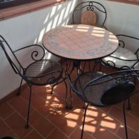 Tavolo in ferro battuto con sedie