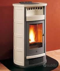 Rivestimento in maiolica stufa Piazzetta p961