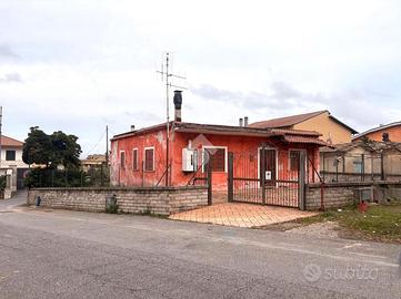 CASA INDIPENDENTE A LARIANO