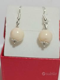 orecchini con corallo biancorosa