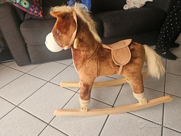 cavallo a dondolo