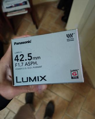 Panasonic Lumix G 42.5mm f/1.7 ASPH Power O.I.S.