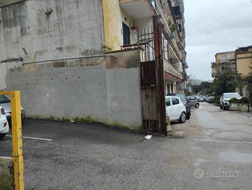 4 posti auto più scooter via dell'auriga