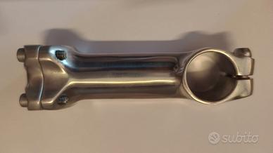 Supporto Zoom alluminio attacco manubrio 27,2 mm.