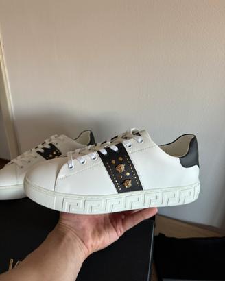Sneaker Versace Greca con Borchie