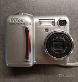 NIKON COOLPIX 775
