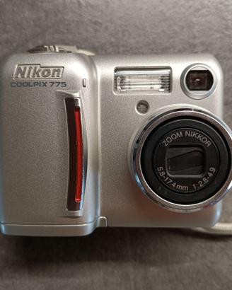 NIKON COOLPIX 775