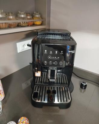 macchina da caffè MAGNIFICA START