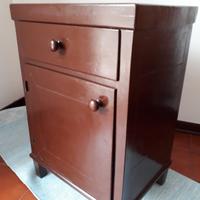 Mobiletto in legno