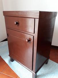 Mobiletto in legno