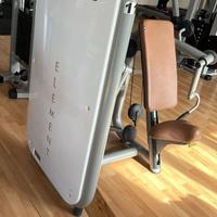 Macchinari isotonici palestra e tapis roulant