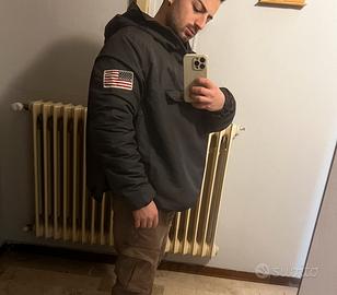 Giacca imbottita Terranova con tasca a marsupio