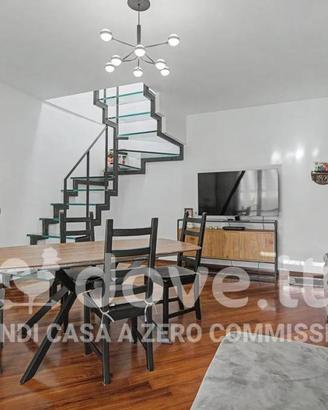 Appartamento di 125 m² con più di 5 locali e box a