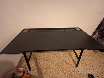 Sfrivania ikea