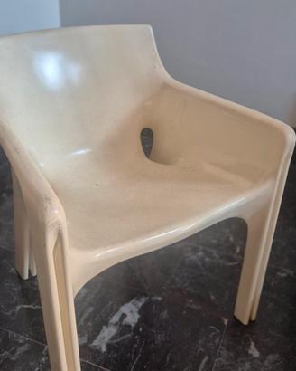 Poltroncina Vicario Artemide des. Vico Magistretti