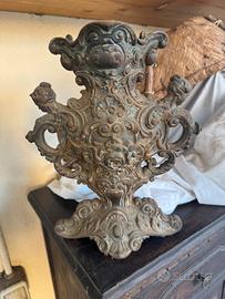 Vaso antico in ghisa