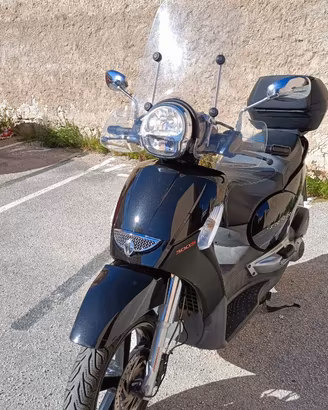 Aprilia scarabeo 300s ie