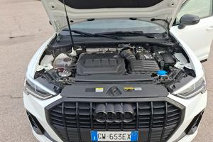 AUDI Q3 Bianca Anno 2024  Km 20660 diesel 