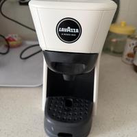 macchina del caffè Lavazza Tiny bianca