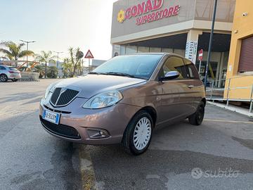 Lancia Ypsilon benzina e Gpl 2010