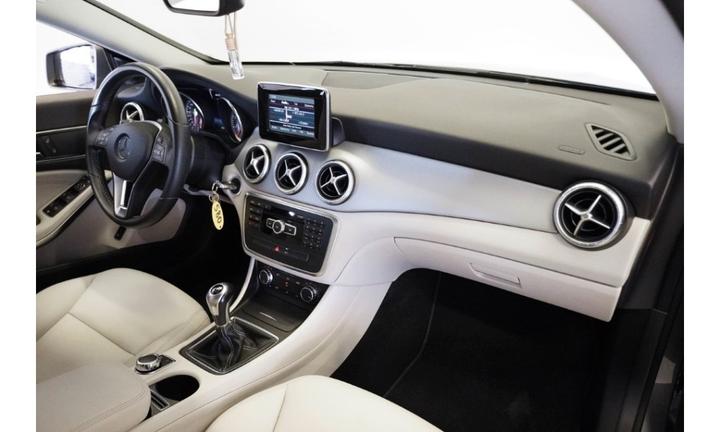 MERCEDES-BENZ CLA 180 PREMIUM Turbocharged