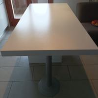 Tavolo colazione piano d’appoggio e  4 sedie