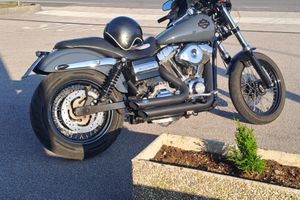 Harley davidson dyna super glide