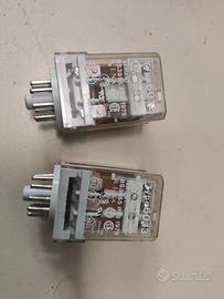 Lotto 2 Relè Industriali Finder 220V AC - Type 60