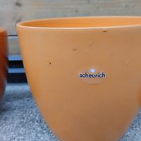 Vasi colorati per fiori 