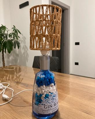 Lampada da tavolo in bottiglia di Gin Mare