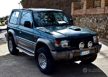 Mitsubishi Pajero V20  2.8 GLS Executive 