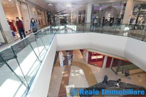 Immobile di 123 m² con 2 locali a Novate Milanese