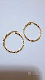 Orecchini cerchio modello torchon in oro 18kt 750