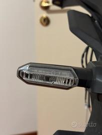 Coppia di frecce honda CB650R originali