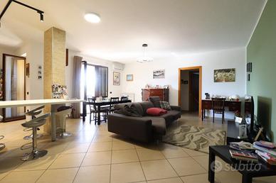 5 LOCALI A MOSCIANO SANT'ANGELO