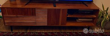 Mobile TV cannettato