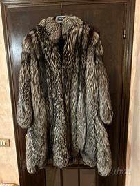 Esclusiva Pelliccia Intera di Volpe Argentata