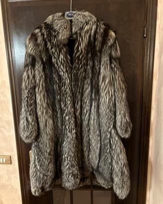 Esclusiva Pelliccia Intera di Volpe Argentata