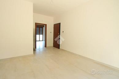 3 LOCALI A GUGLIONESI